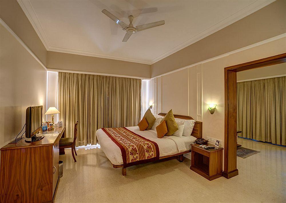 Renest Shraddha Inn - شيردي المظهر الخارجي الصورة