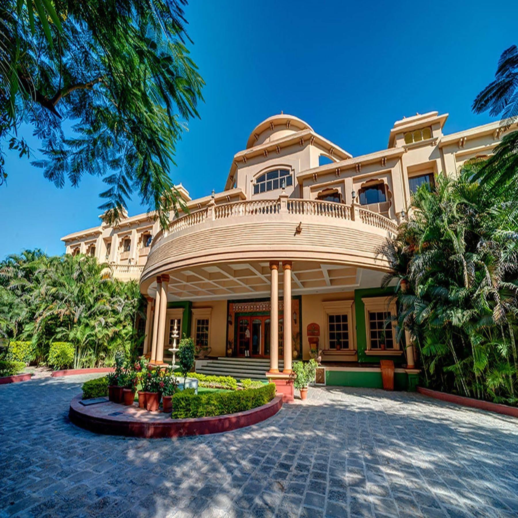 Renest Shraddha Inn - شيردي المظهر الخارجي الصورة