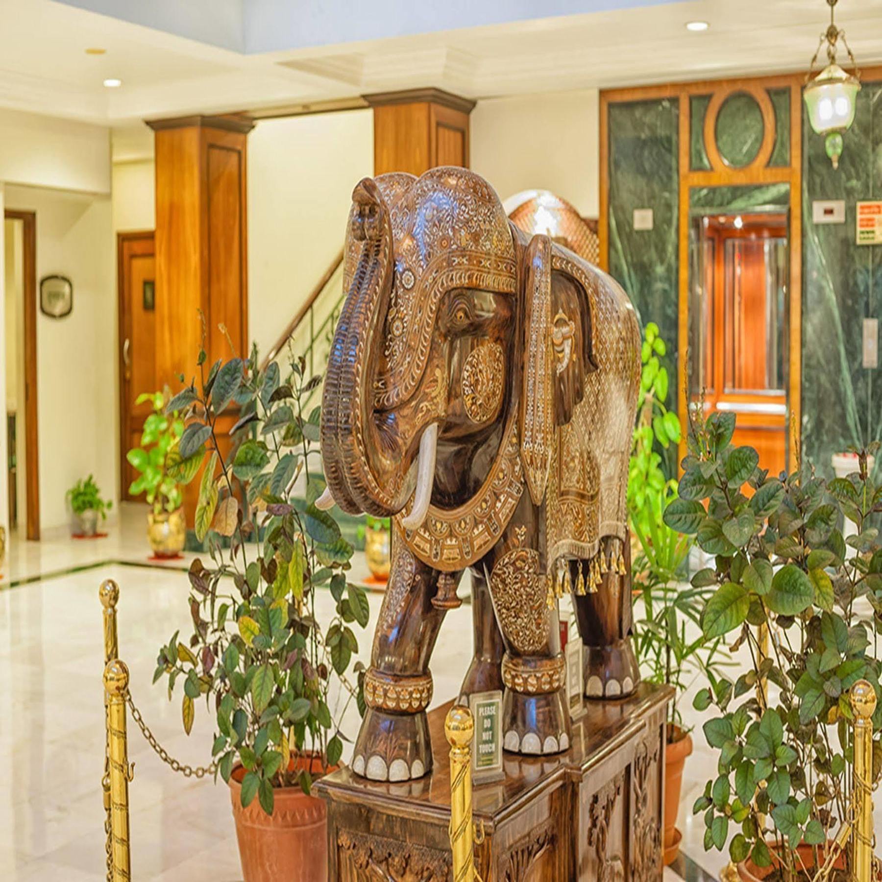 Renest Shraddha Inn - شيردي المظهر الخارجي الصورة