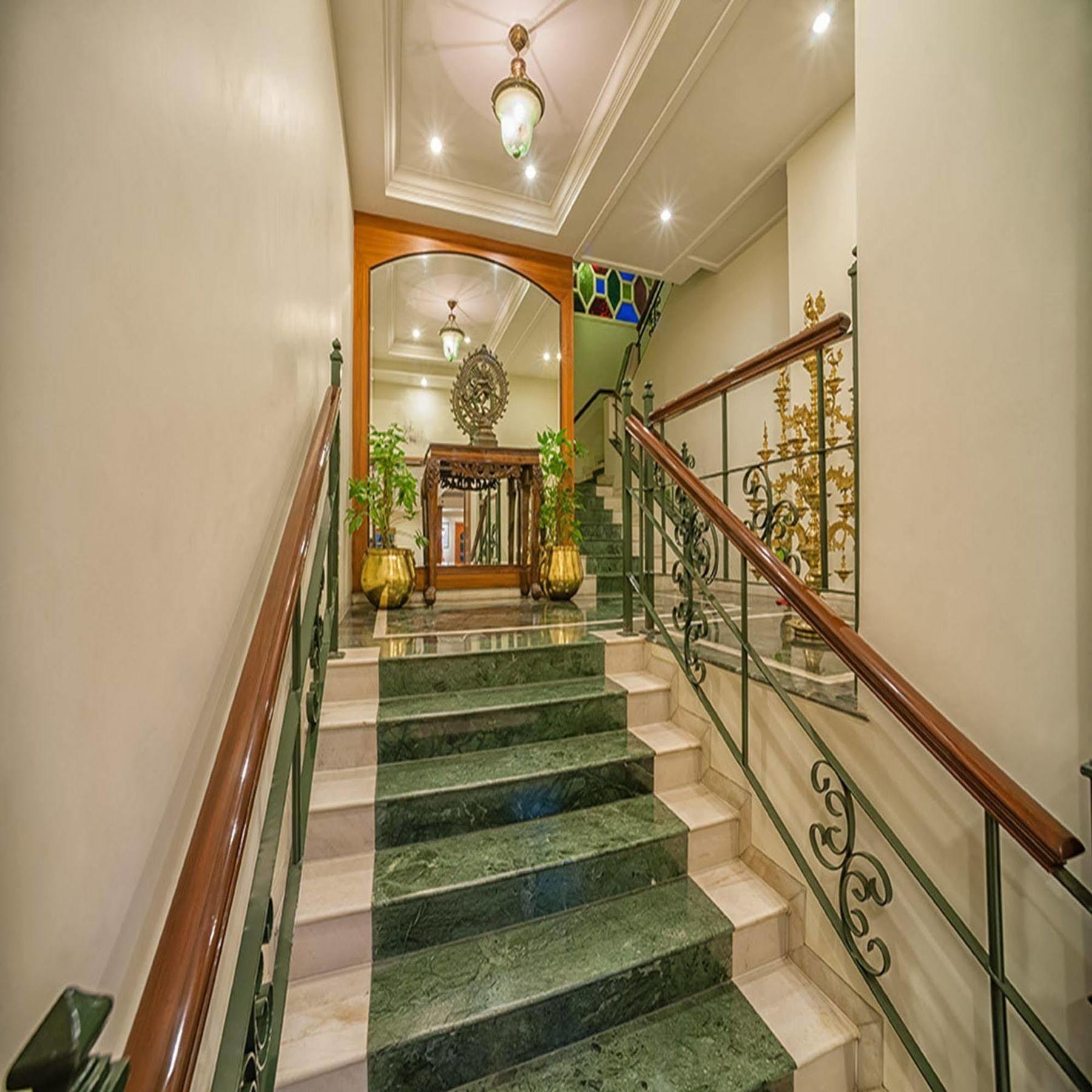 Renest Shraddha Inn - شيردي المظهر الخارجي الصورة