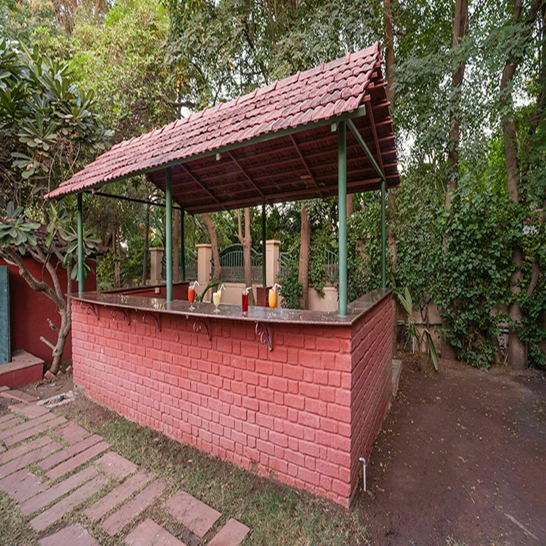 Renest Shraddha Inn - شيردي المظهر الخارجي الصورة